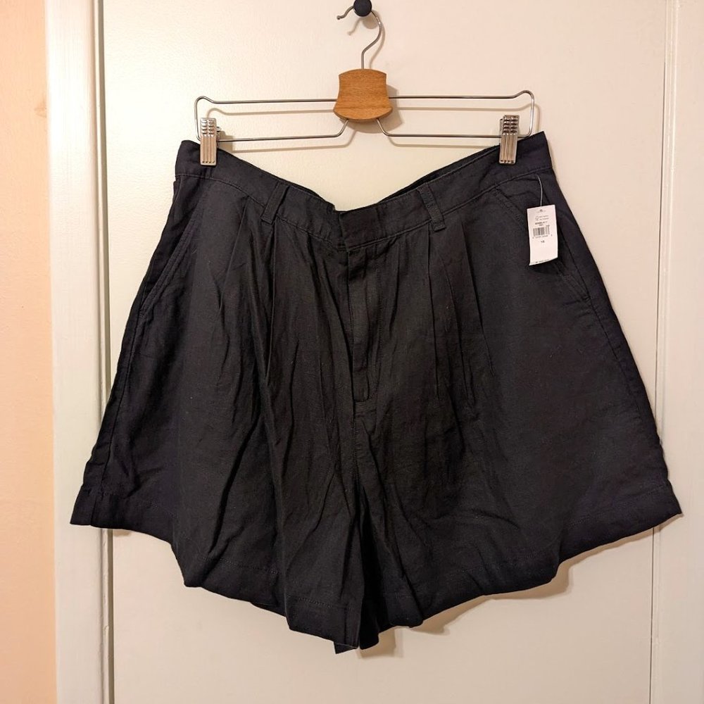 Gap Linen Blend Pleated Trouser Shorts